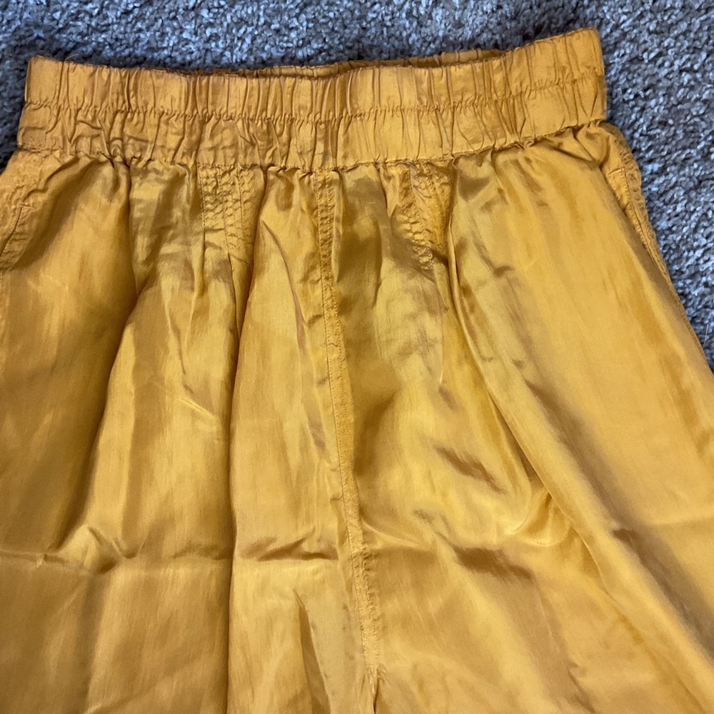 Vintage Christine Parker 100% Silk Shorts Mustard Yellow Elastic Waist Small - Picture 2 of 5